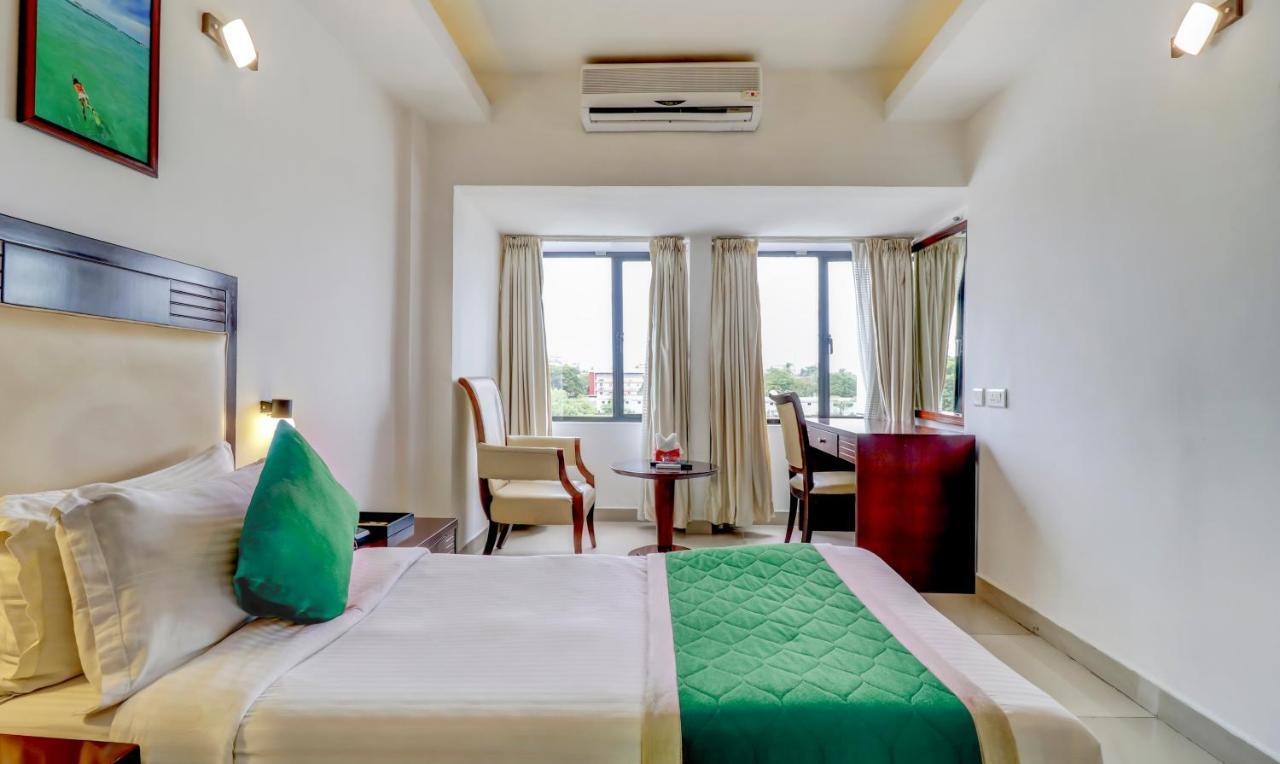Hotel Luciya Kochi Exteriör bild