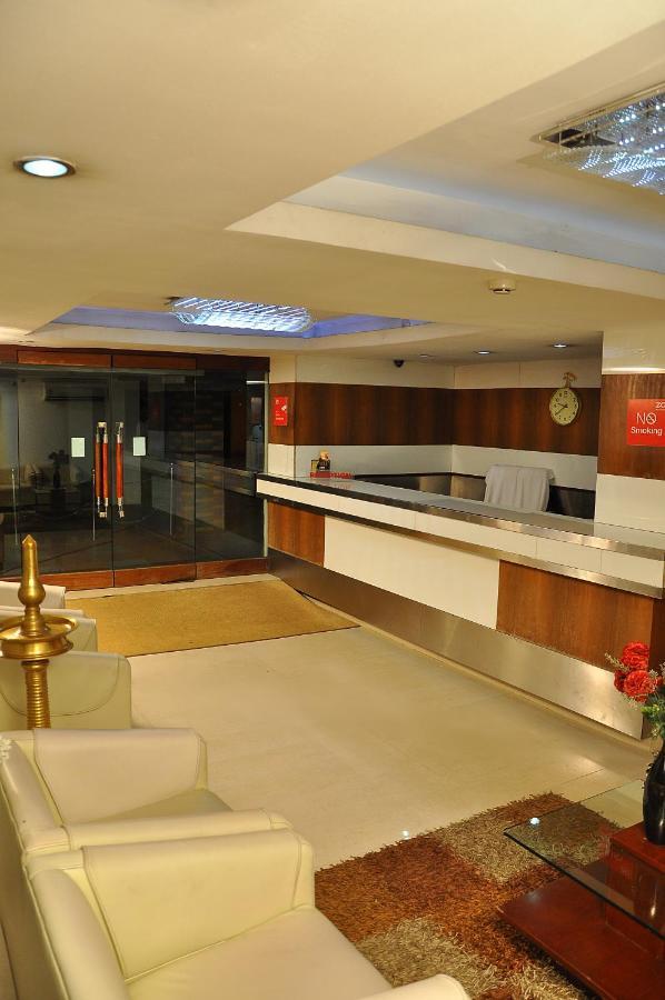 Hotel Luciya Kochi Exteriör bild