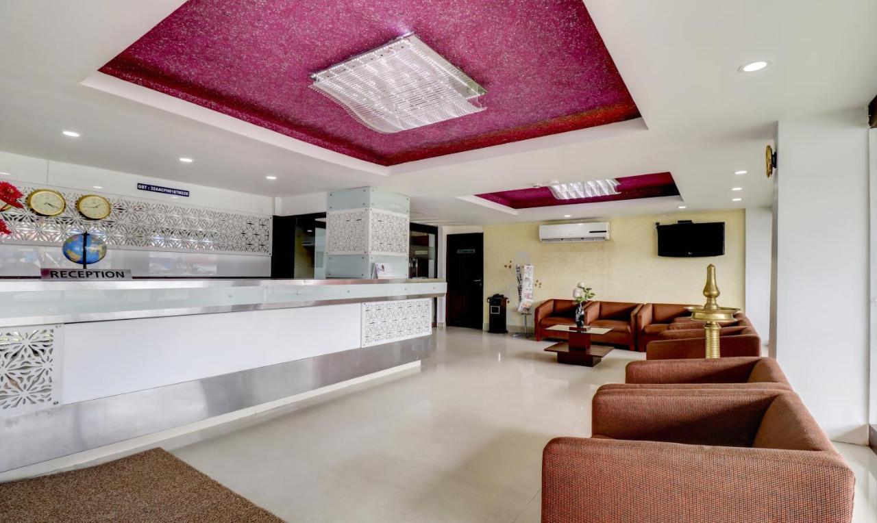 Hotel Luciya Kochi Exteriör bild
