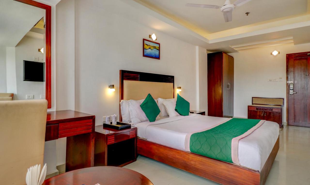Hotel Luciya Kochi Exteriör bild