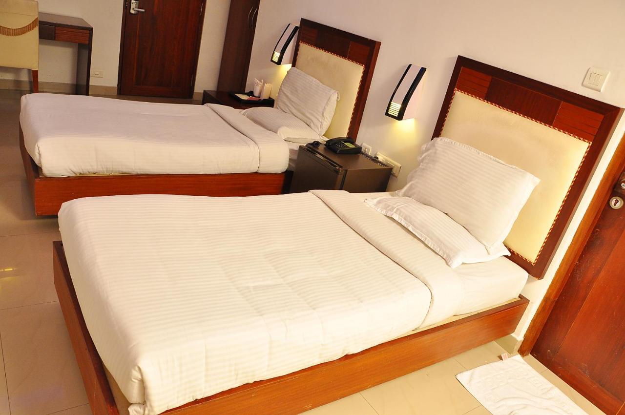Hotel Luciya Kochi Exteriör bild