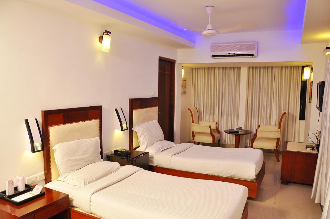 Hotel Luciya Kochi Exteriör bild