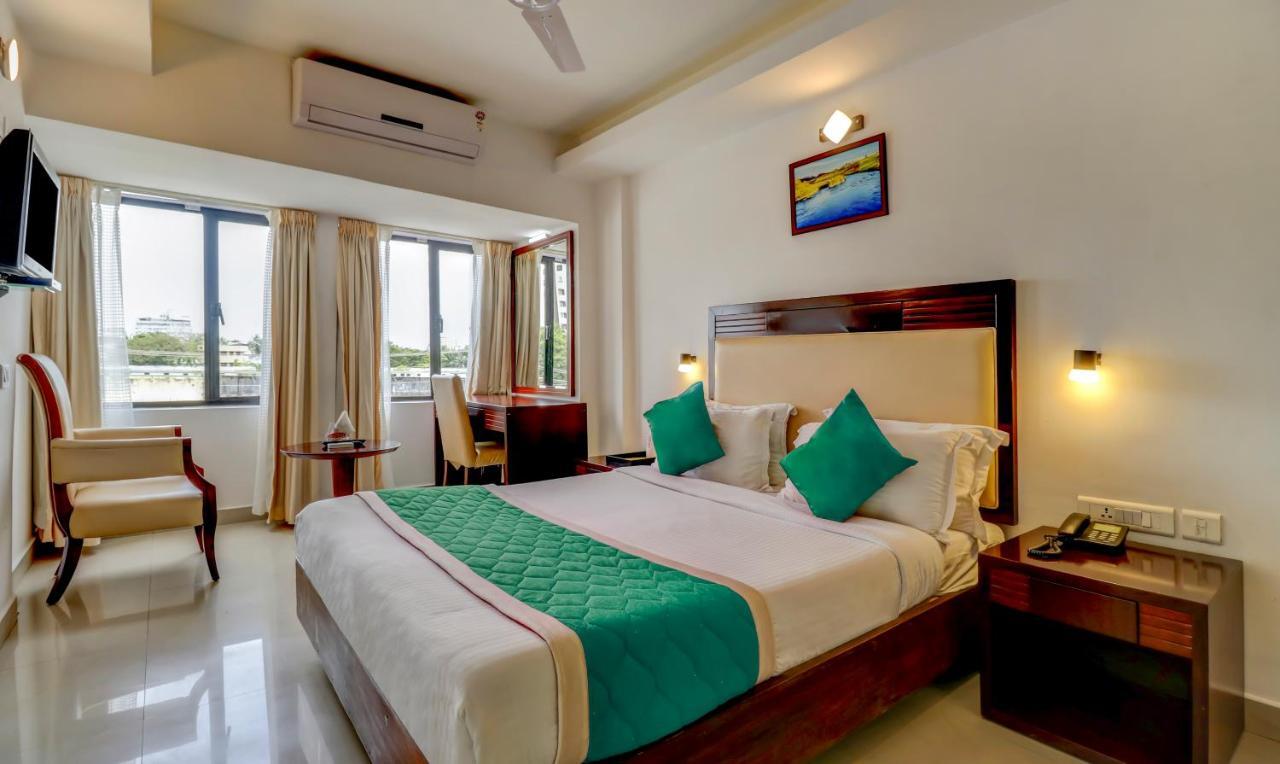 Hotel Luciya Kochi Exteriör bild