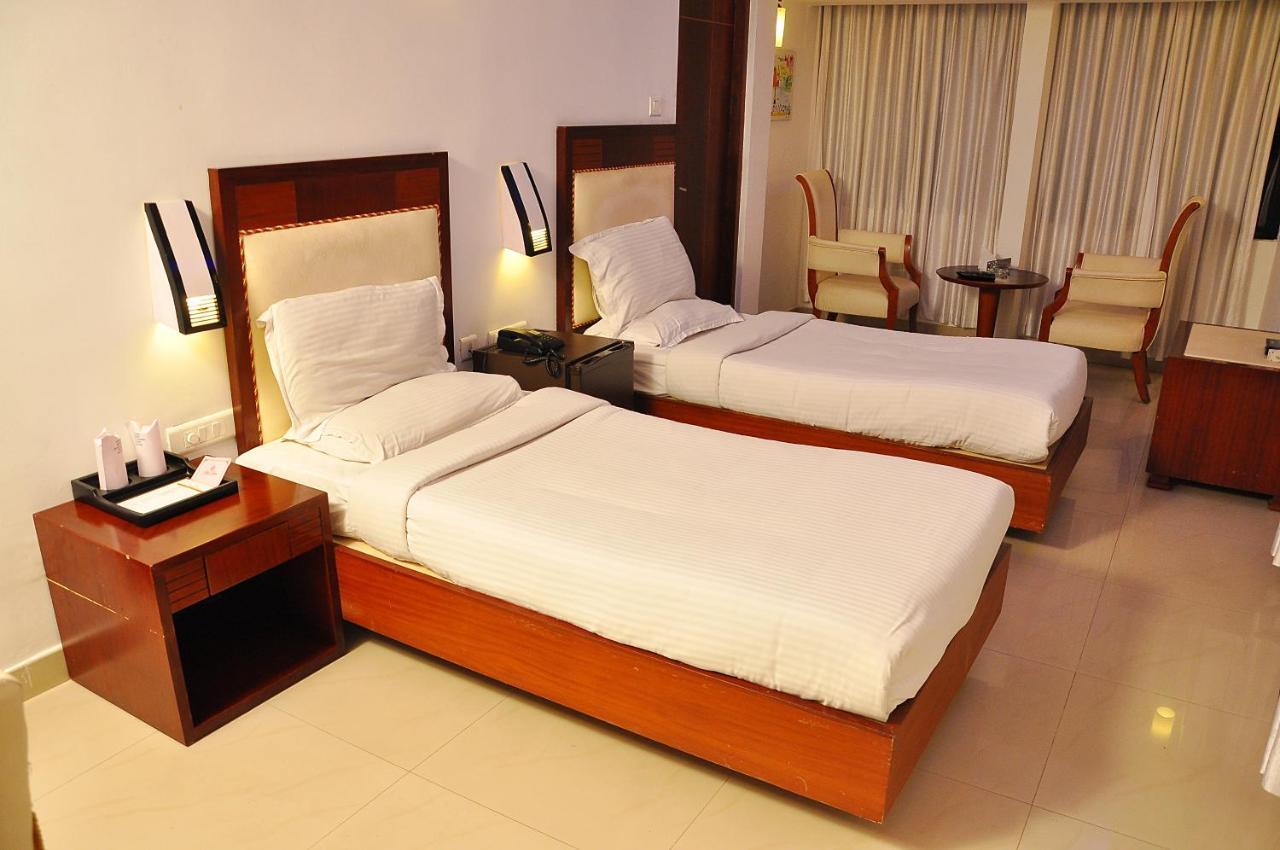 Hotel Luciya Kochi Exteriör bild