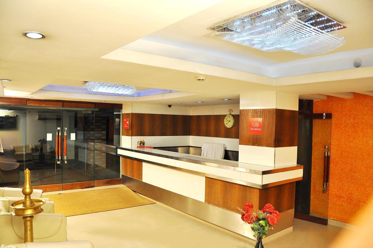 Hotel Luciya Kochi Exteriör bild