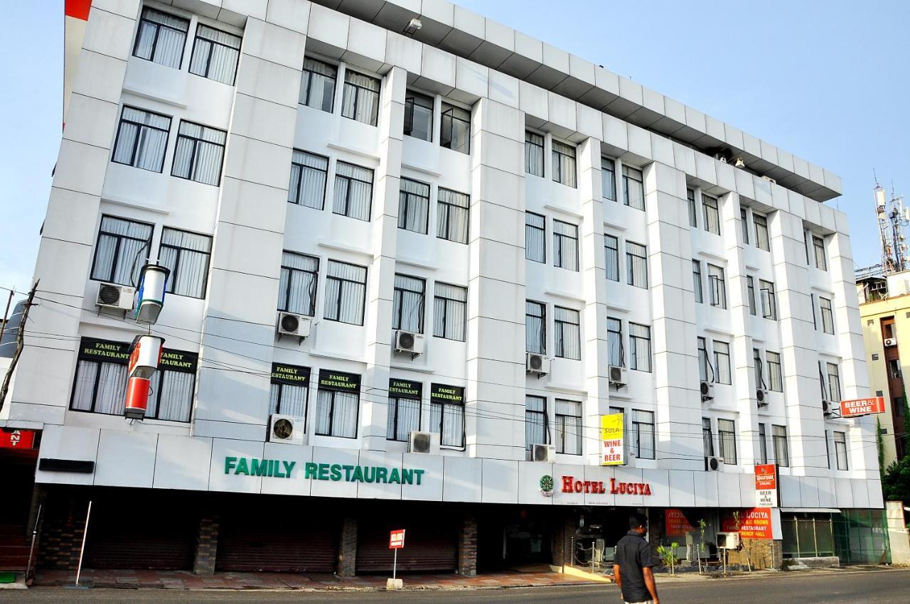 Hotel Luciya Kochi Exteriör bild