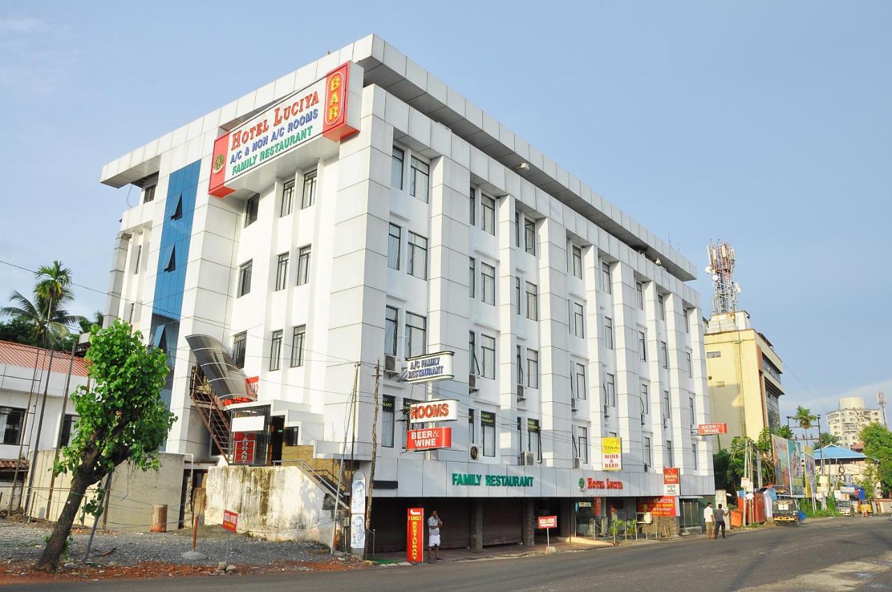 Hotel Luciya Kochi Exteriör bild