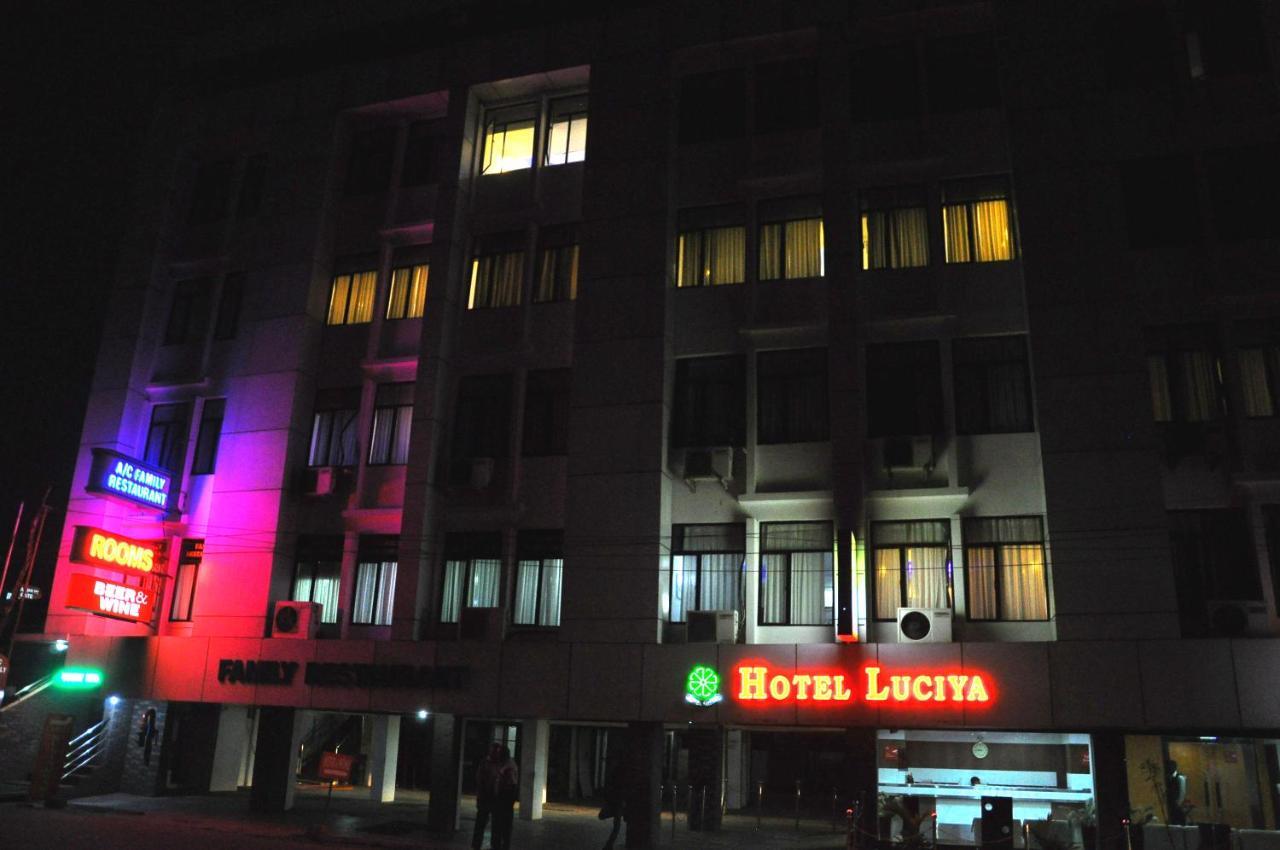 Hotel Luciya Kochi Exteriör bild