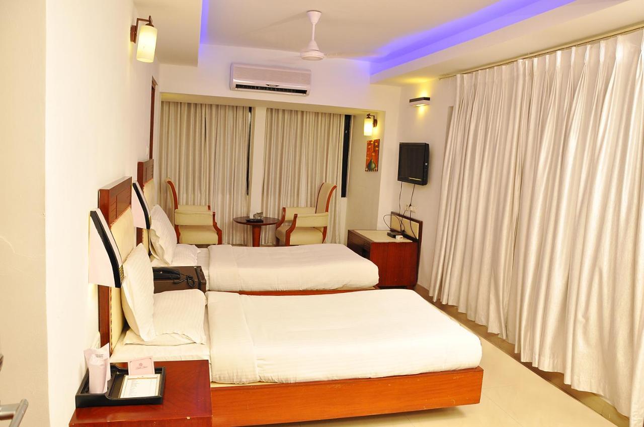Hotel Luciya Kochi Exteriör bild